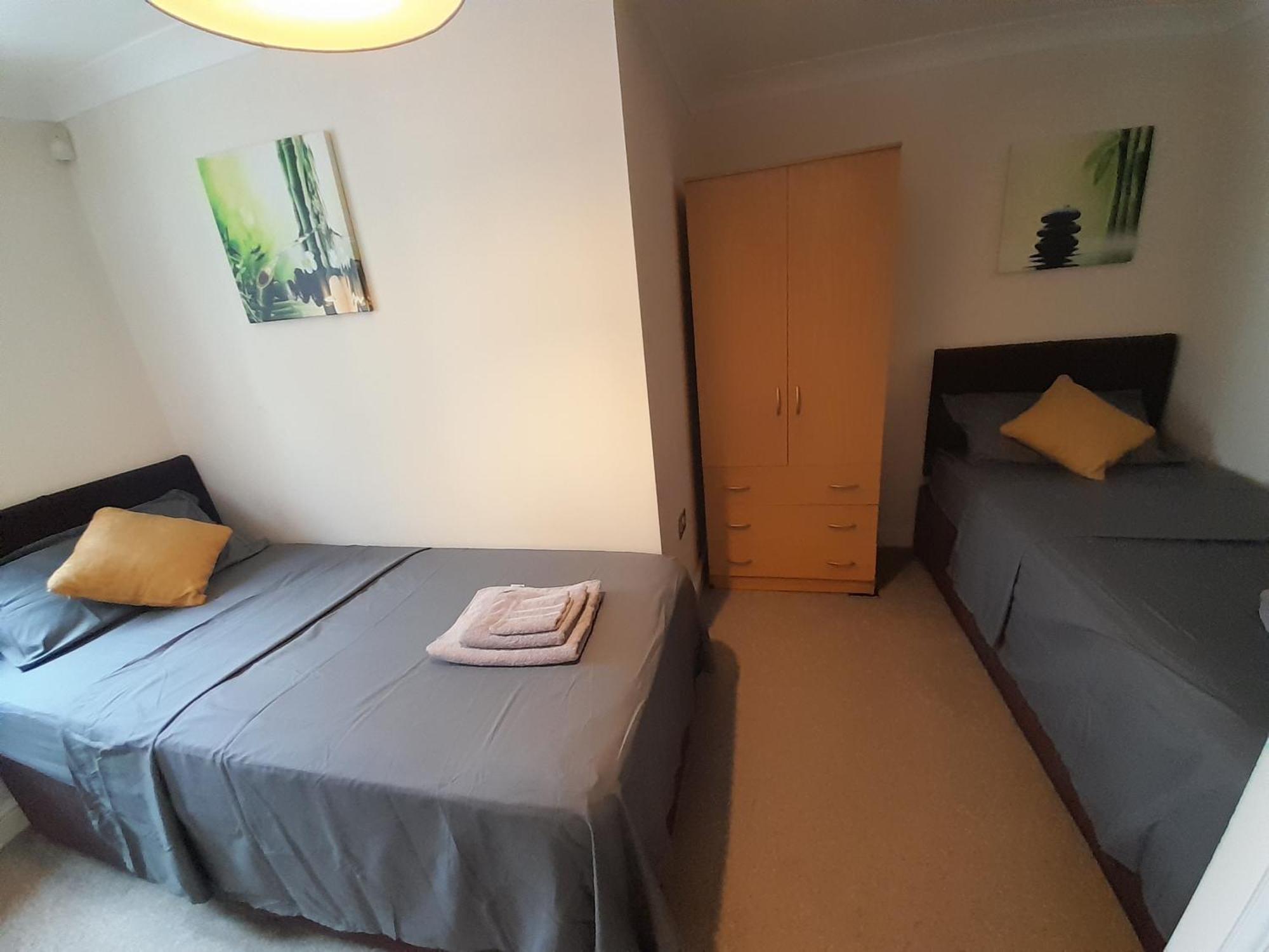 Private Rooms In A Shared House In Oxford - Host Lives In The Property Room photo