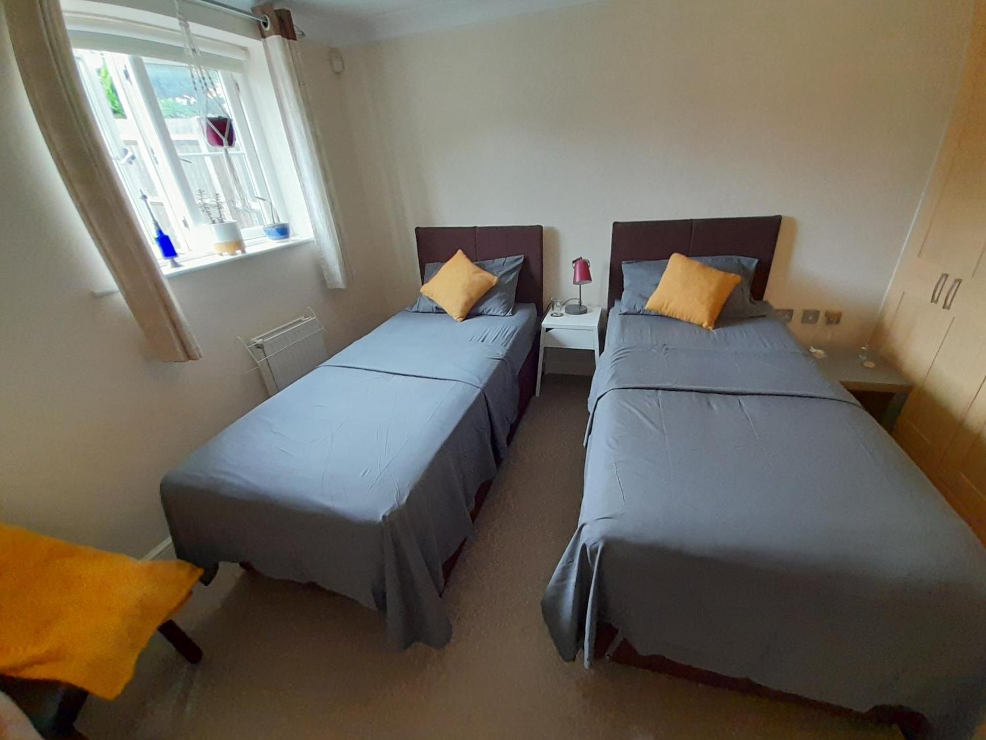 Private Rooms In A Shared House In Oxford - Host Lives In The Property Room photo